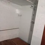 на гірському схилі شقة سلافسكي