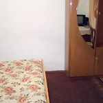 на гірському схилі شقة *