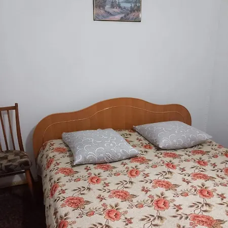 на гірському схилі Apartment Slavske