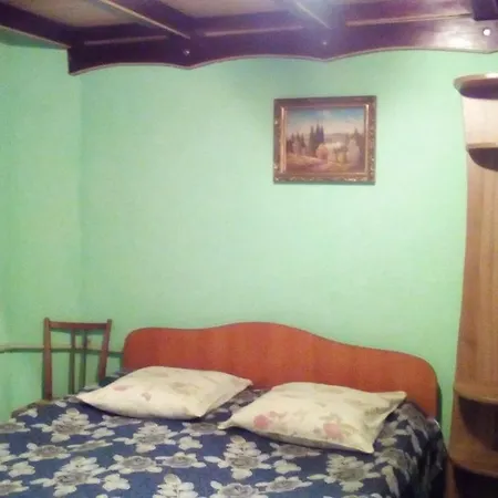 на гірському схилі Apartment Slavske