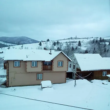 на гірському схилі スラブスク